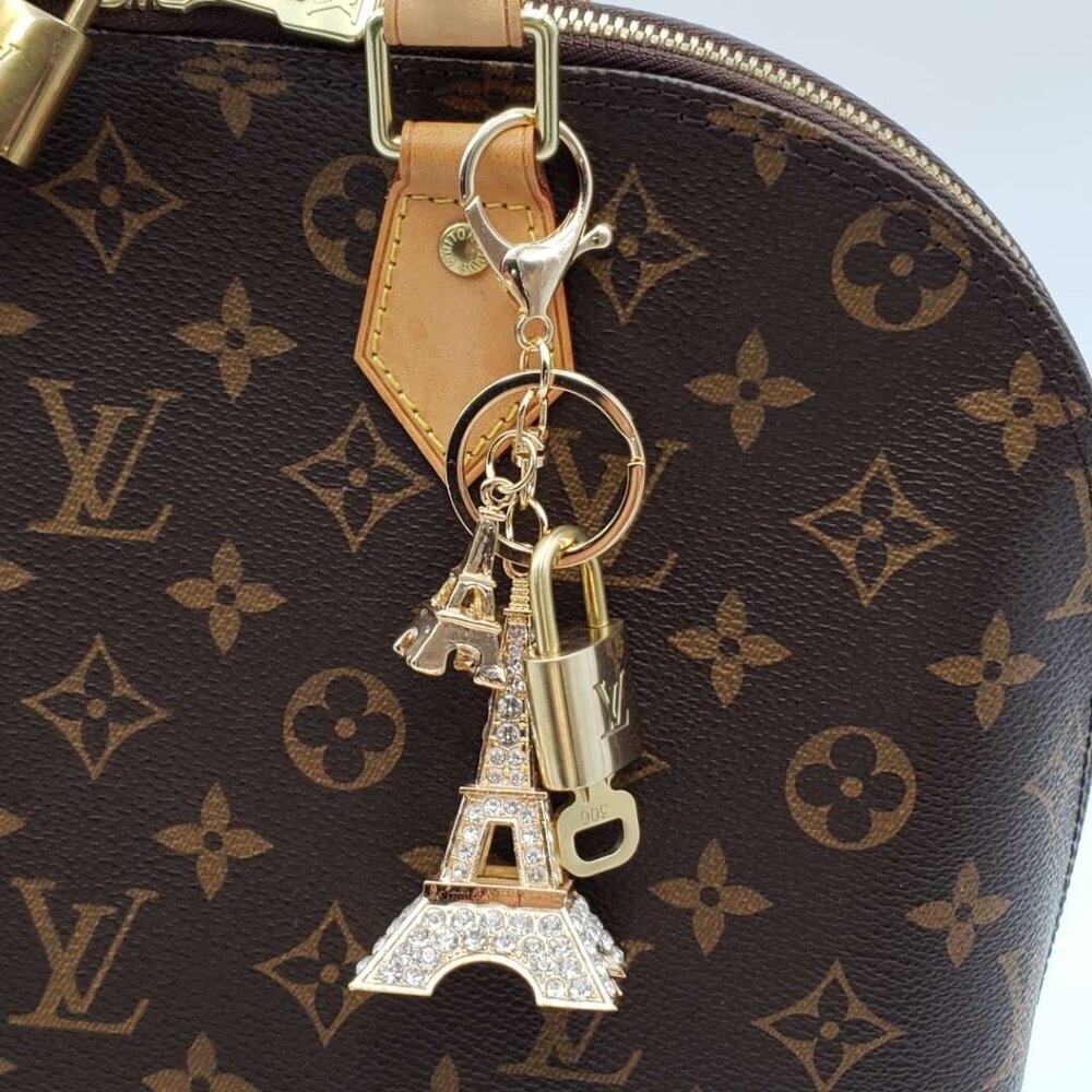 LV Authentic Gold Padlock 🔒 Key Set w/ Unbranded Eiffel Tower Keychain Charm - Picture 6 of 8
